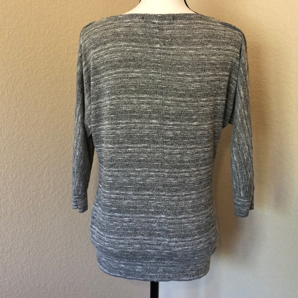 Forever 21 Gray Top - Picture 2 of 6